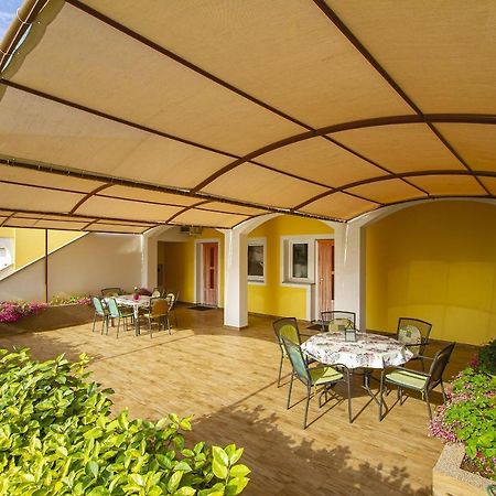 Apartmani Justic Njivice Bagian luar foto