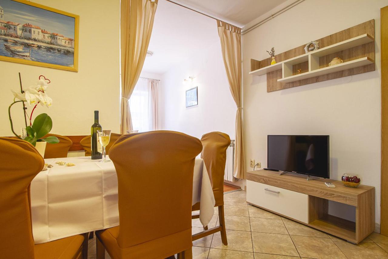 Apartmani Justic Njivice Bagian luar foto