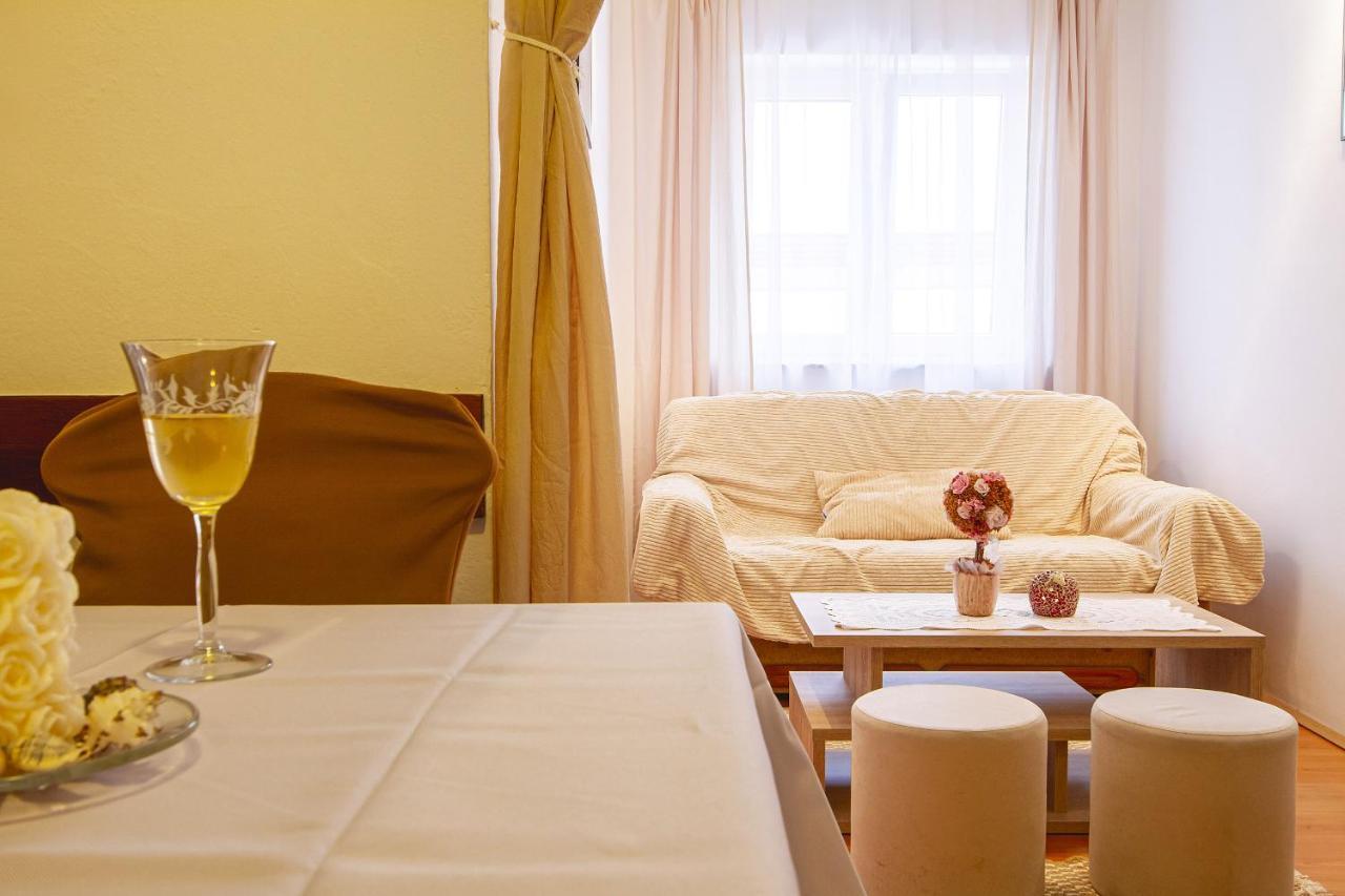 Apartmani Justic Njivice Bagian luar foto