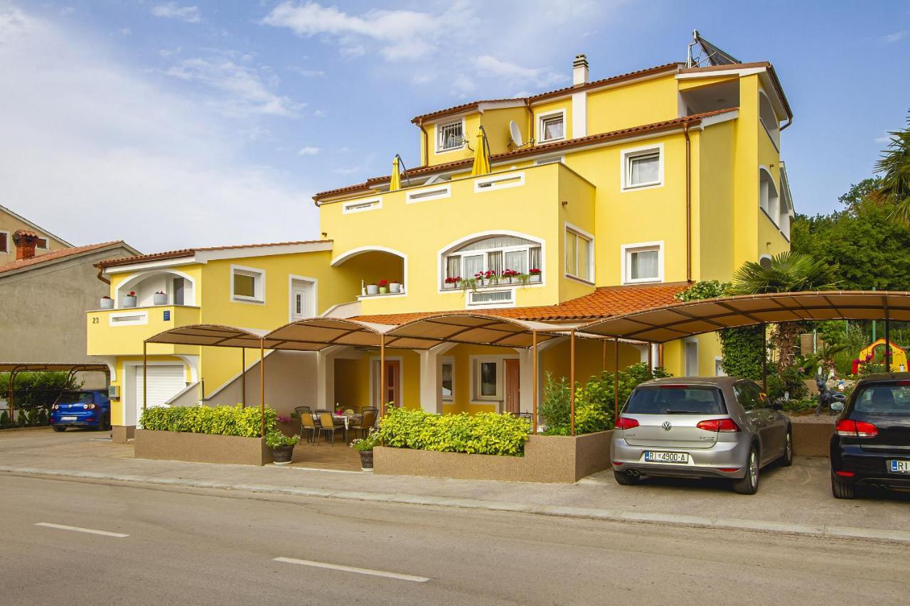 Apartmani Justic Njivice Bagian luar foto