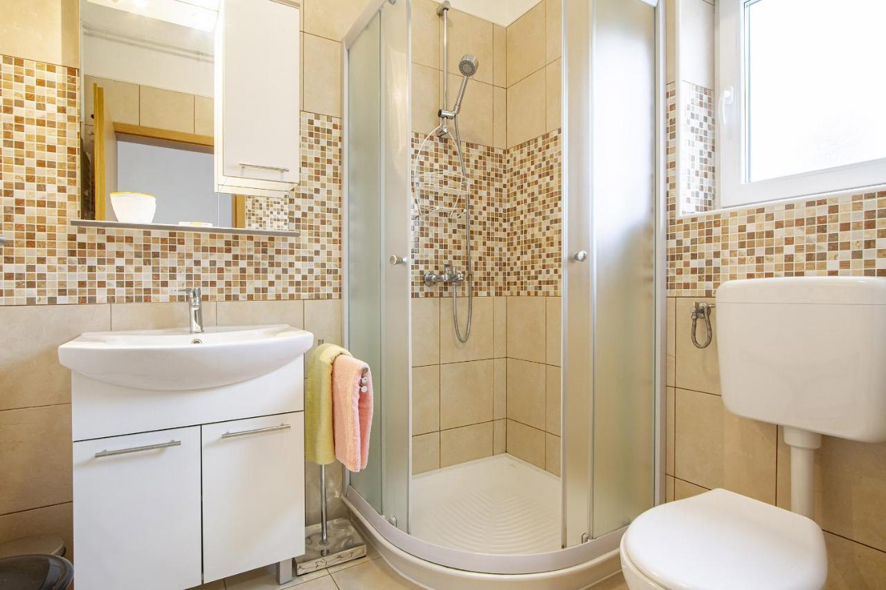 Apartmani Justic Njivice Bagian luar foto