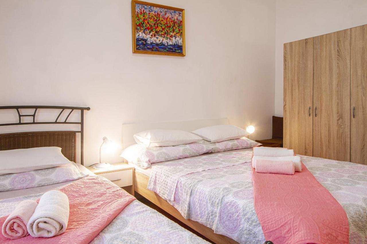 Apartmani Justic Njivice Bagian luar foto