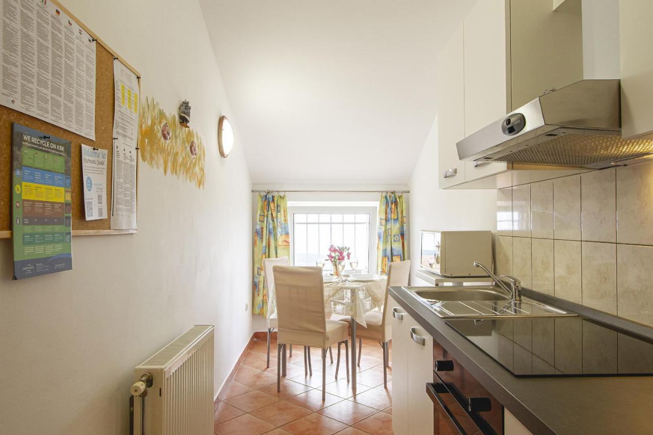 Apartmani Justic Njivice Bagian luar foto