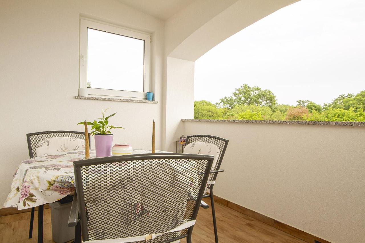 Apartmani Justic Njivice Bagian luar foto
