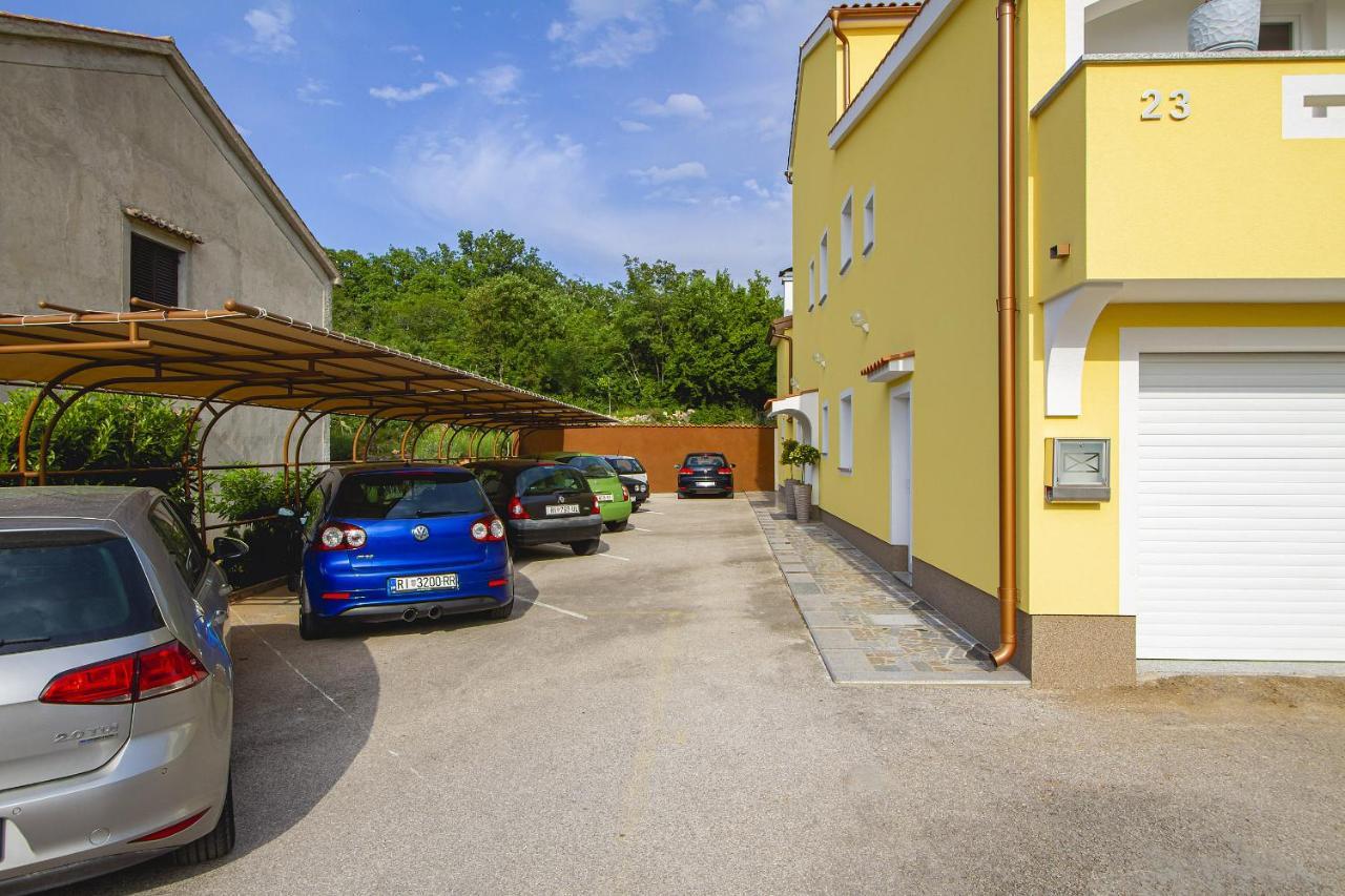 Apartmani Justic Njivice Bagian luar foto