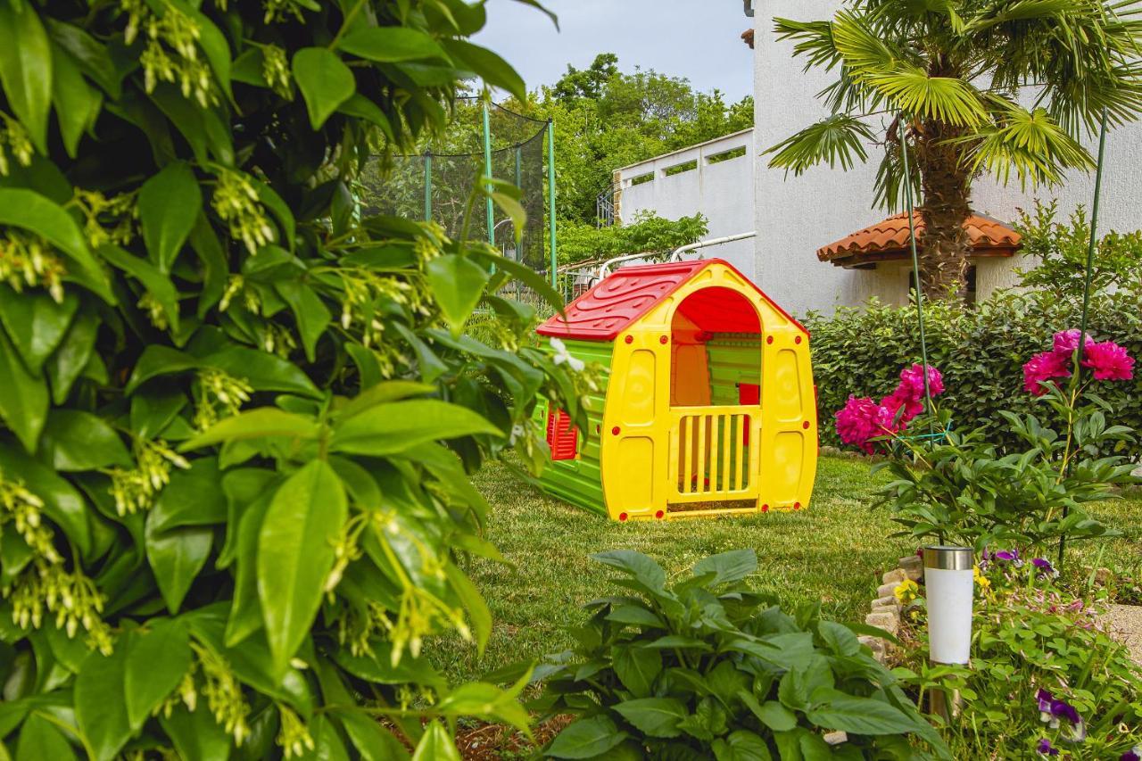 Apartmani Justic Njivice Bagian luar foto