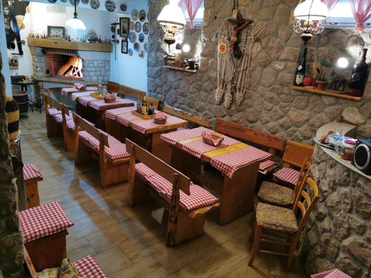 Apartmani Justic Njivice Bagian luar foto