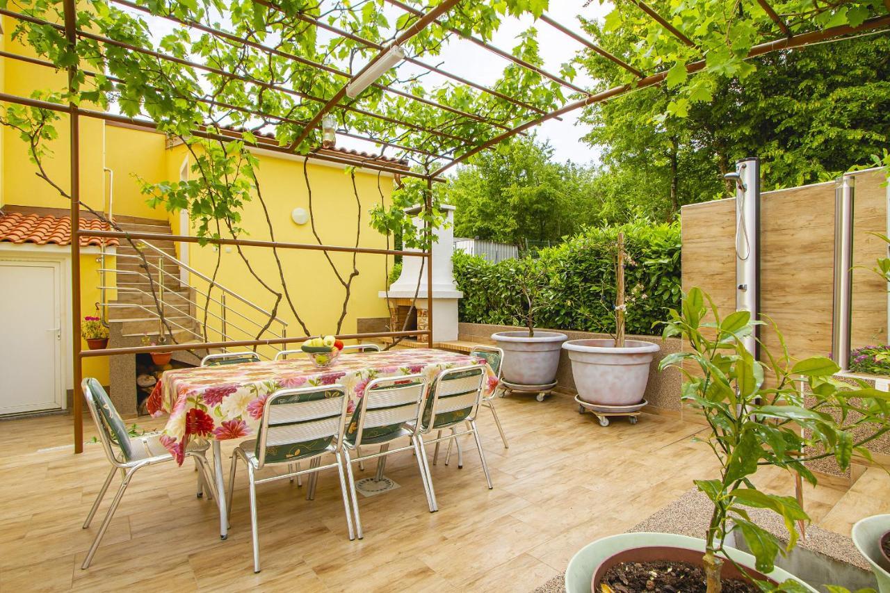 Apartmani Justic Njivice Bagian luar foto