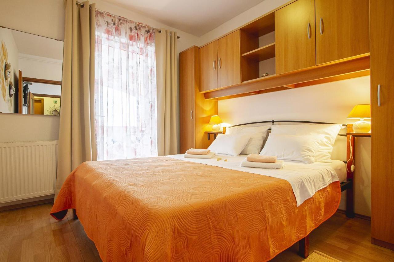 Apartmani Justic Njivice Bagian luar foto