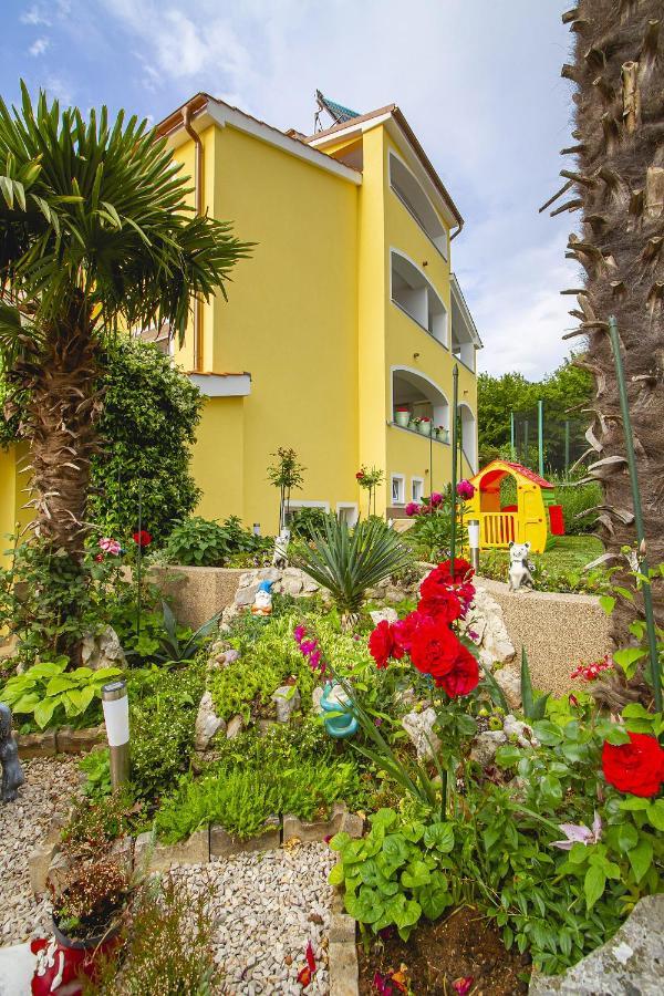 Apartmani Justic Njivice Bagian luar foto
